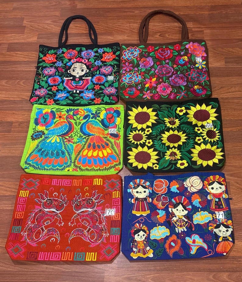 MEXICAN EMBROIDERED BAG. Embroidery bag with traditional figures. image 1