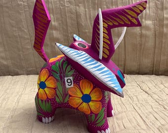 オアハカのアレブリヘ。アルマジロ・アレブリヘ。 メキシコの