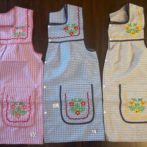 Mexican Apron. This model fastens at the front. Traditional Apron. Mandil.. Embroidered Apron. One size S and M