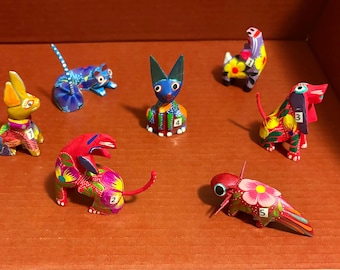 Mini alebrijes. Alebrijes Oaxaca. ALEBRIJES III mit traditionellen Designs.