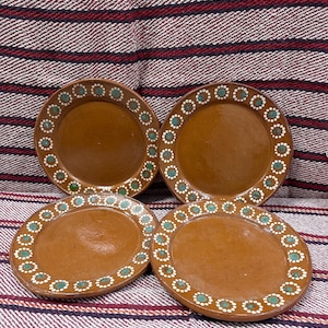 Set of 4 clay plates 9.5 &quot;. Mexican clay. Traditional clay plate. Traditional design. Lead-free