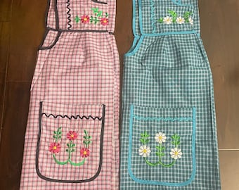 Mexican Apron. Traditional Apron. Mandil. Embroidered Apron. One size S and M