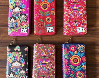 Mexican wallet with different colorful and traditional designs. With sizes for all needs.