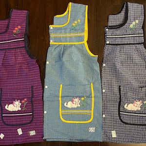 Mexican Apron. Traditional Apron. Mandil. Apron with buttons in front. Embroidered Apron. One size S and M