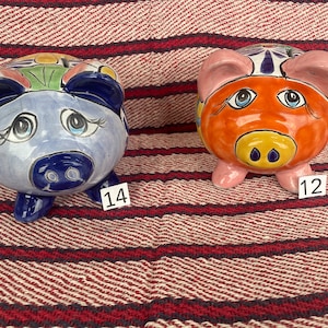 Piggy bank. Ceramic Bank. Alcancia de Puerquito.  Made in Mexico. Hand paint.