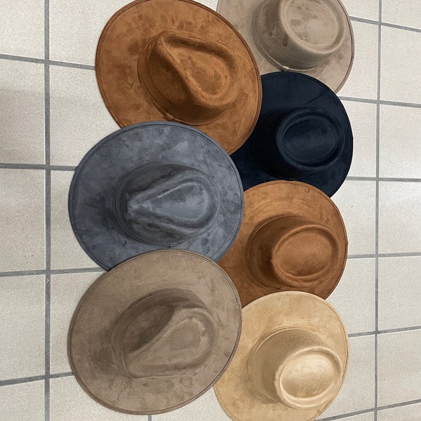 7 Mexican hat. 4 Wolf cacky, camel, tobacco, black. 3 Fedora gray, cacky, tobacco. JESSICA.