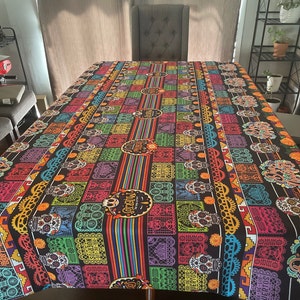 Dia de muertos. Tela conmemorativa. Mantel. Run table. Adorno de altar de muertos.