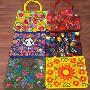 MEXICAN EMBROIDERED BAG. Embroidery bag with traditional figures. image 2