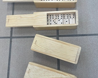 Mexican toy. Domino de madera. Domino game.