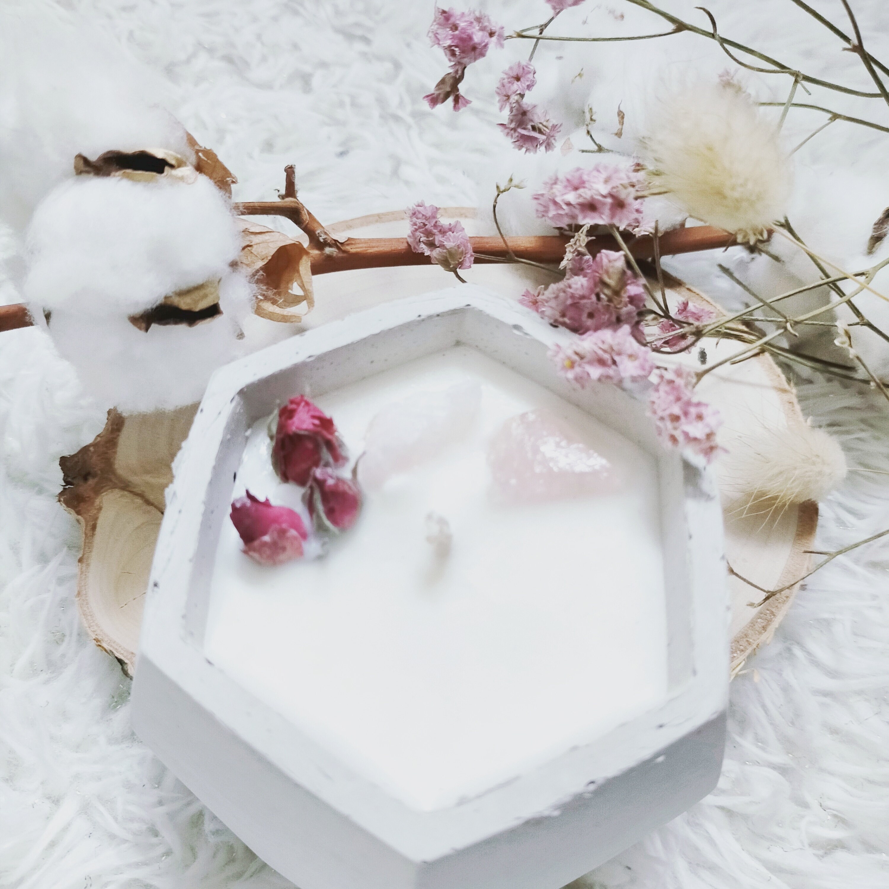 Bougies Aux Pierres de Quartz et Rose Séchées.chakra Du Coeur