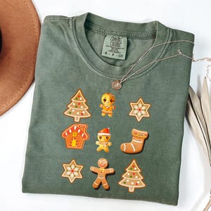 Comfort Colors Gingerbread Shirt, Cute Christmas Shirt, Gingerbread Man Tshirt, Women Holiday Shirt, Winter Tee Gift for Baker Christmas Top