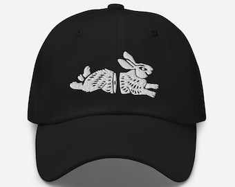 Bonnet papa brodé de lapin : motif de tatouage traditionnel
