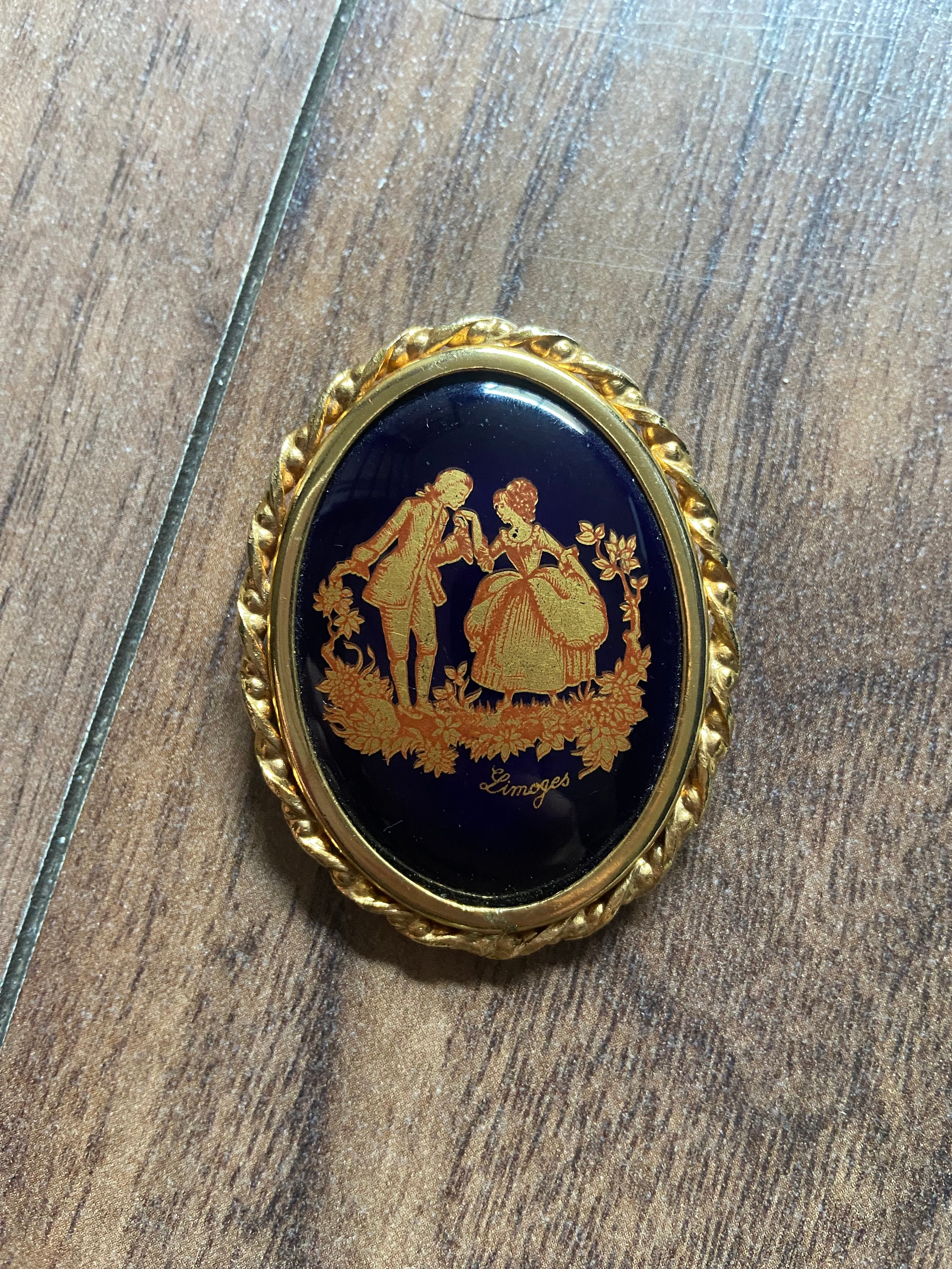 Broche Vintage Limoges Années 60 - Décor Floral Romantique, Monture Laiton Doré, 54x43 Mm