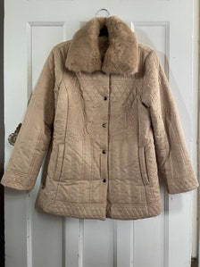 Looking for mom some LV fur jacket but can't find any sellers sell them.  Appreciate any help😢☺️ : r/RepladiesDesigner