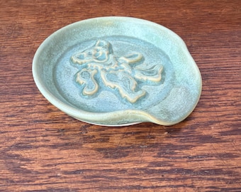 Grateful Dead Dancing Bear spoon rest: Handmade, hand glazed green, ceramic, stoneware clay, signature stamp. Food safe, dishwasher safe.