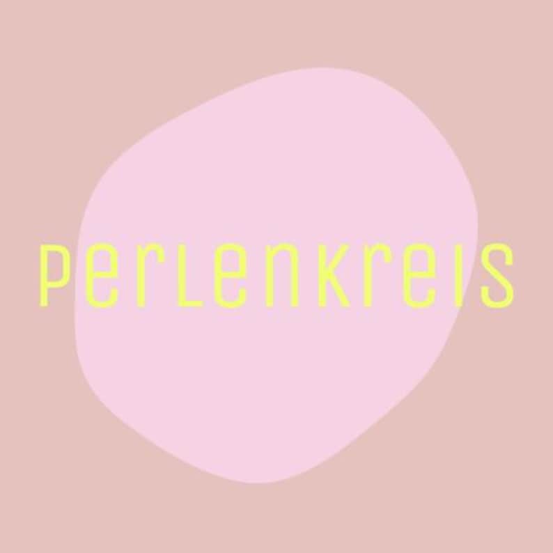 May include: A graphic design featuring the word "perlenkreis" in a neon yellow font. The text is centered over a light pink, organic-shaped blob, set against a muted rose background.