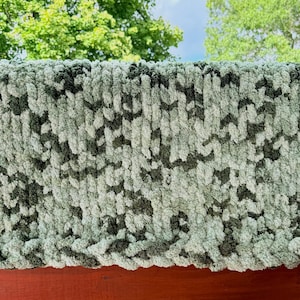 Handmade Green Variegated Chenille Chunky Yarn Baby Blanket – Soft Newborn Blanket