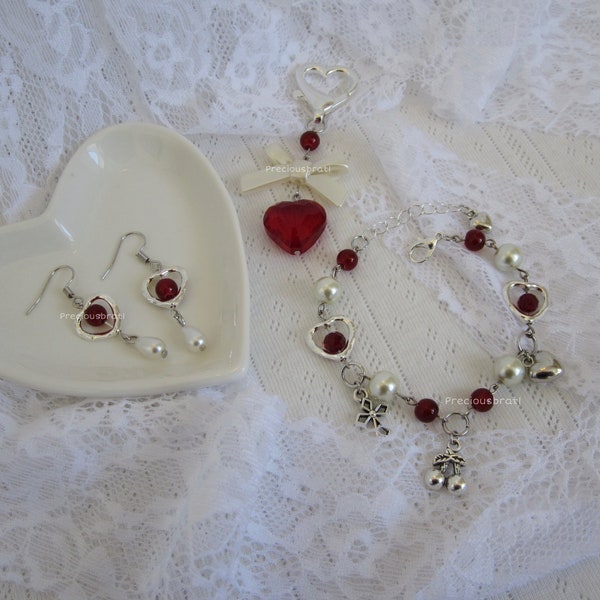 Handmade summer wine heart dainty delicate classy bracelet, keychain, earrings set | coquette, romantic, love, beaded jewelry, Lana del Rey