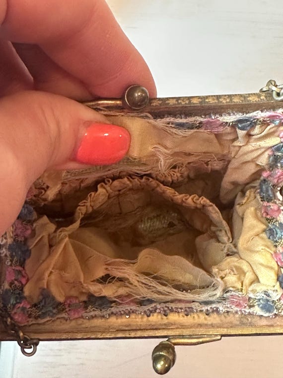 Antique Floral Victorian micro beaded handbag - Gem
