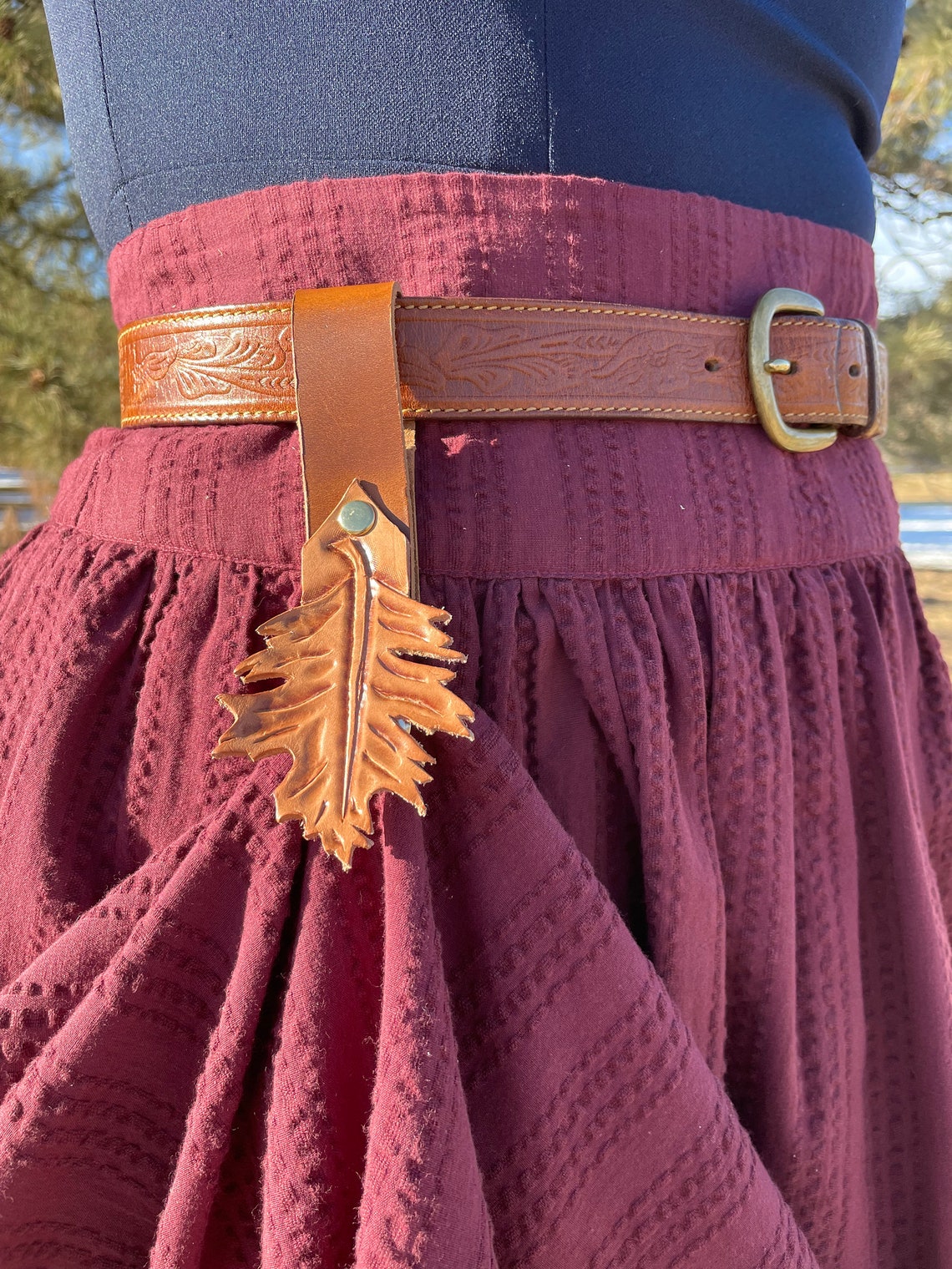Wood Grain Leaf Skirt Hike (Single) main image 1