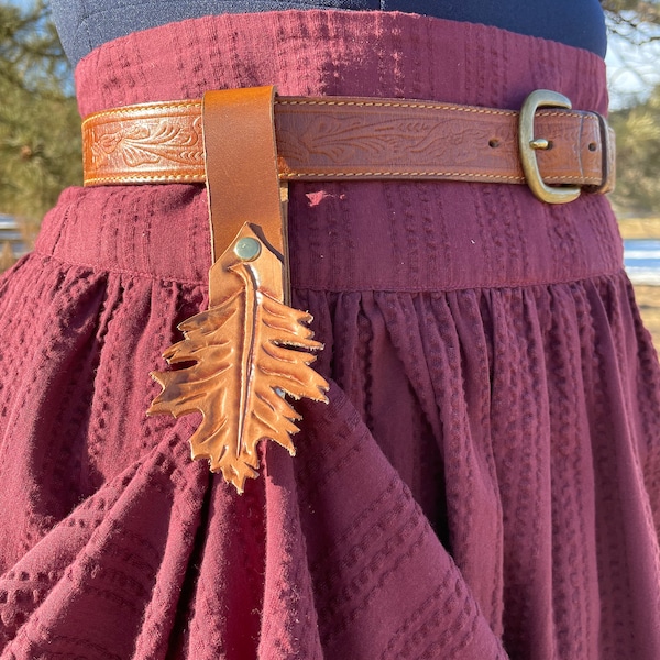 Tooled Leather Leaf Skirt Hike Hitch
