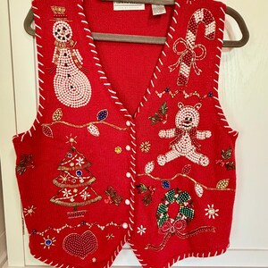 Vintage Christmas Sweater Vest - Size Small Women’s - Carolyn Taylor Holiday Top Beads Pearl Buttons Sequins