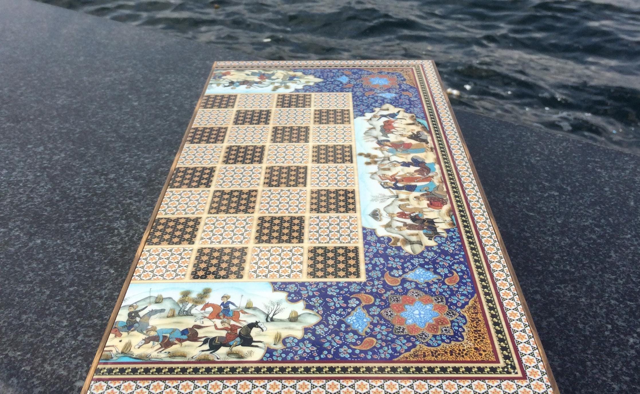 ペルシャの高級ハンドメイドチェス& バックギャモン 高級バックギャモン木製バックギャモンチェスセット：手作りペルシャ