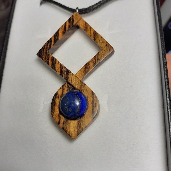 Pendentif celtique en bois et pierre de lapis-lazuli pour homme,femme fait main/collier celtique bois et pierre