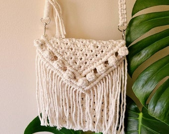 Handmade macrame purse cross body bag/ boho bag/ cottagecore bag/ fairycore purse