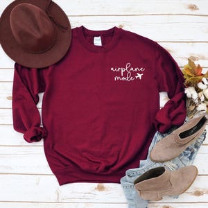Airplane Mode Pocket Sweatshirt, Traveling Women Minimalist Sweatshirt, Adventure Sweatshirt, Vacay Mode Gift Sweatshirt,Holiday Sweatshirts afbeelding 3