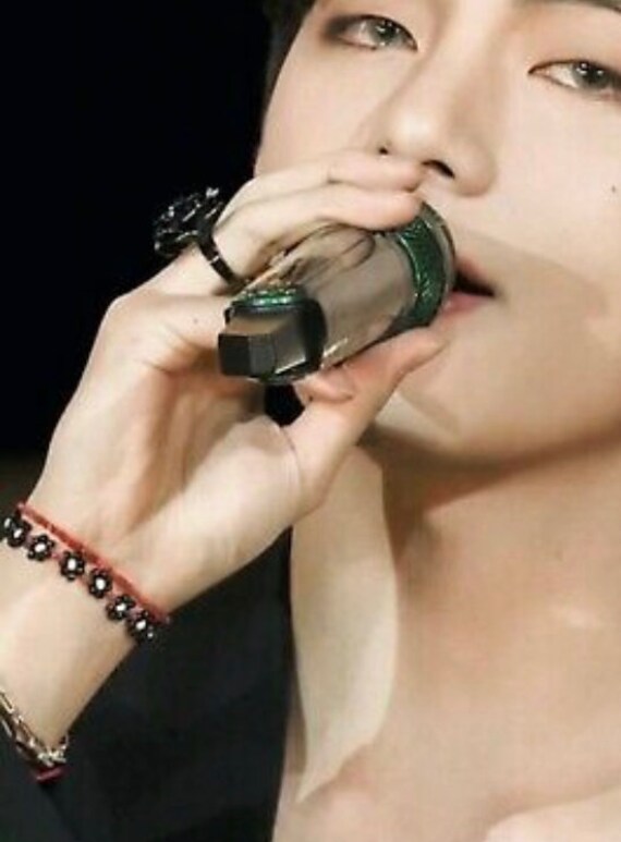 Taehyung 2024 black bracelet