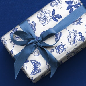 Cornflower Pagoda Toile Gift Wrap Paper – Initial Offerings
