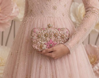 Pochette floreale rosa, borsetta ricamata per invitata a un matrimonio, borsetta da sera per damigella d'onore con decorazioni di perle