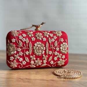 Cartera de mano nupcial de seda con bordado y broche de pájaro rojo / EN STOCK