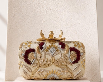 Bolsa clutch de luxo bordada em seda dourada champanhe, bolsa de noite em zardozi e dabka, clutch para convidadas de casamento, clutch floral, bolsa de grife marcante