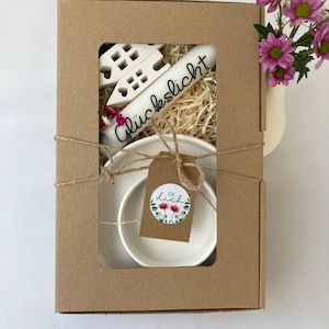 Glückslicht Geschenkbox mit Kerzenhalter 2 Häuschen aus Raysin, personalisierte Kerze , Geschenkset Bild 3