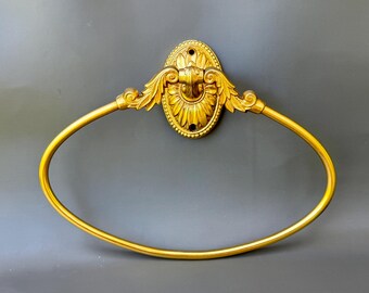 Vintage-Style Gold Metal Towel Ring, Elegant Wall-Mounted Towel Holder, Hollywood Regency bathroom decor