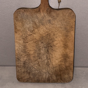 French Cutting Board with Handle — The Vintage Round Top