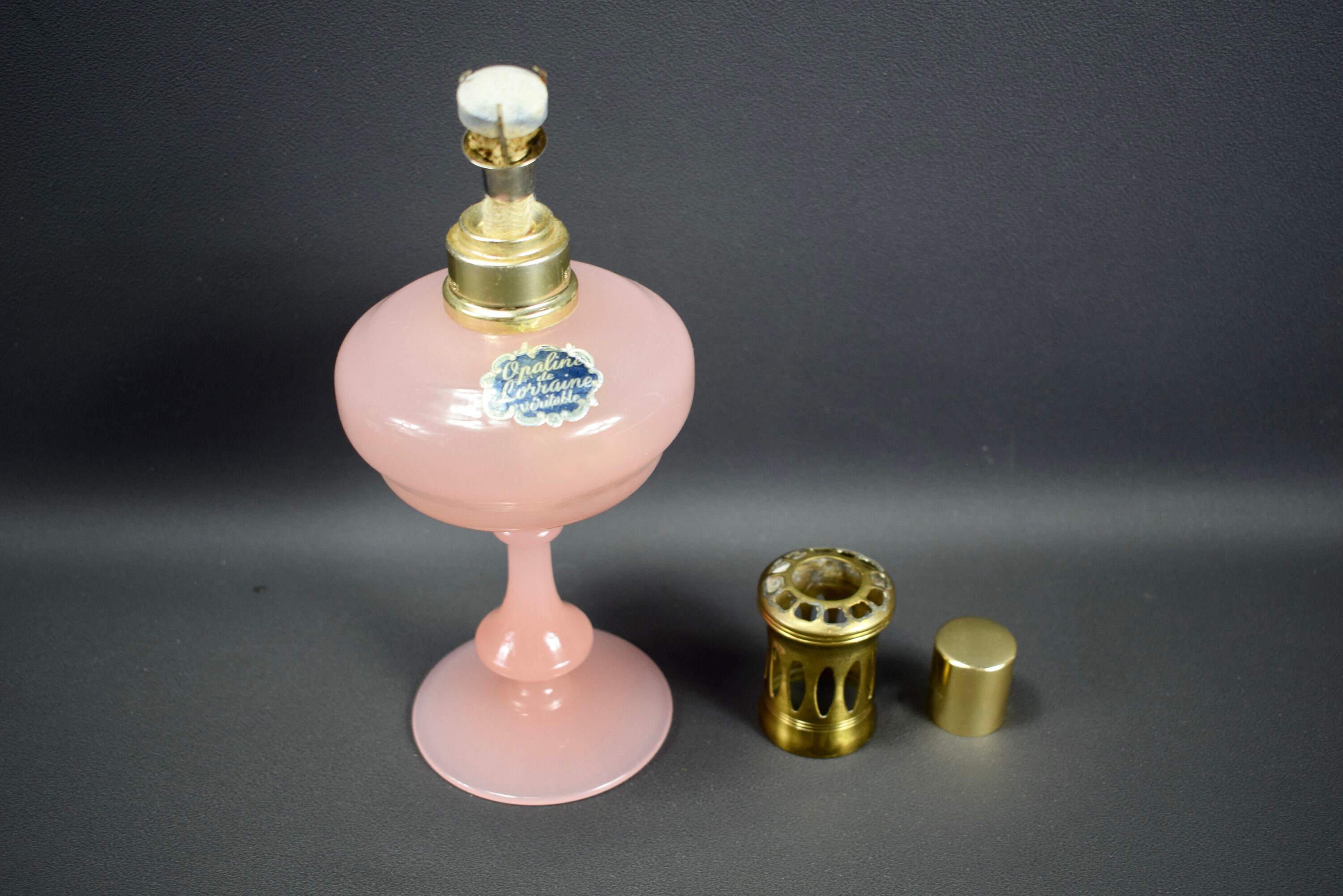 Lampe « Style Berger » En Opaline – D’occasion, Fonctionnelle Et Décorative
