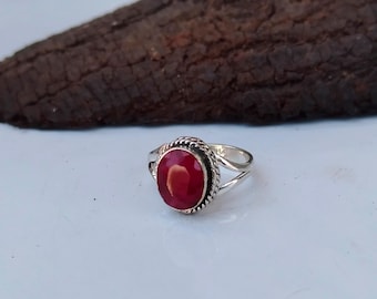 Anello ovale con rubino fatto a mano: fascia in argento sterling 925