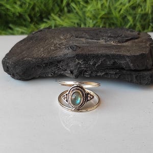 Anello con pietra preziosa di labradorite: anello boho fatto a mano in argento sterling 925