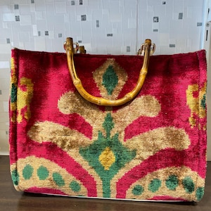 Velvet ikat tote bag, pink white handmade shopping bag, ikat handmade bamboo tote bag, green silk velvet bag, uzbek boho bag bamboo handle