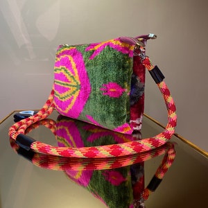 Bunte Ikat Samt Umhängetasche, Handgemachter Seiden Samt Stoff Boho Tasche, handgewebter Stoff bunte Boho einzigartige Handtasche