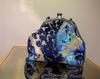 Marineblauer Samtbeutel mit Kette, Freizeit- oder Abendtasche für Valentinstag, Mode-Samttasche für Frauengeschenk, handgemachte Cliptasche, Tasche