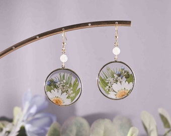 Boucles d'oreilles en résine botanique fleur de marguerite séchée faites main, vrai cadeau bijoux fleurs pressées pour elle