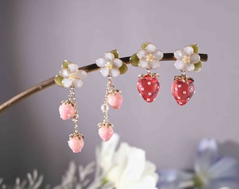 Boucles d'oreilles fraise,Boucles d'oreilles fruits,Bijoux fraise rose,Jolies boucles d'oreilles,Bijoux en résine,Boucles d'oreilles kawaii,Boucles d'oreilles délicates,Boucles d'oreilles pendantes