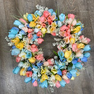 Multi color spring tulip wreath, Mothers Day gift, Spring Wreath