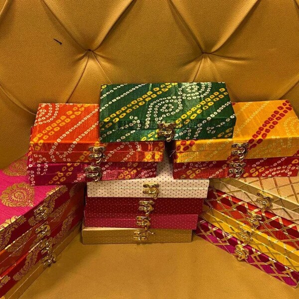 scatola di patola, regalo di ritorno della bomboniera per gli ospiti, regalo di abbigliamento per feste fatto a mano indiana, scatola di gioielli in contanti dolce, scatola di bridsmaid Jwellery