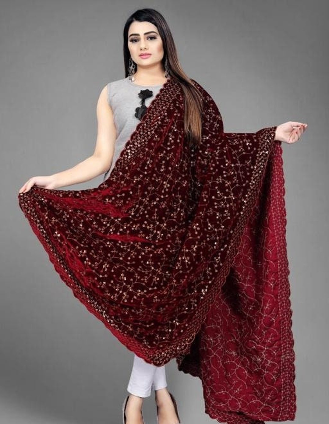 how to carry dupatta with shawl