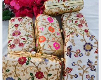 Bulk koppelingen voor vrouwen Indiase huwelijksgeschenken partij gunst Partywear handtas Indiase koppelingen retourgift geborduurde tas portemonnee bruidsmeisje cadeau